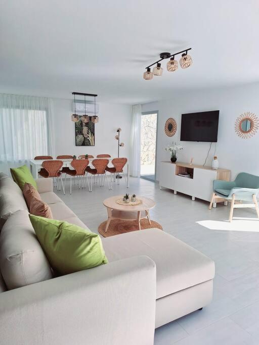 Malibu Mogan Secret Pool Villa - Piscina Privada Y Climatizada - Exclusive Heated Pool Ла-Плая-де-Тауро Экстерьер фото
